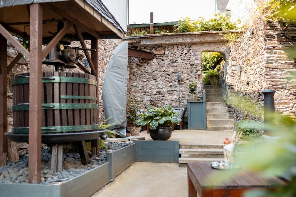 Zur Alten Weinkelter - bezauberndes Fachwerkhaus aus der Spätgotik von 1451 - Top Lage für Aktivitäten - Fahrradkeller Ellenz-Poltersdorf Exterior foto