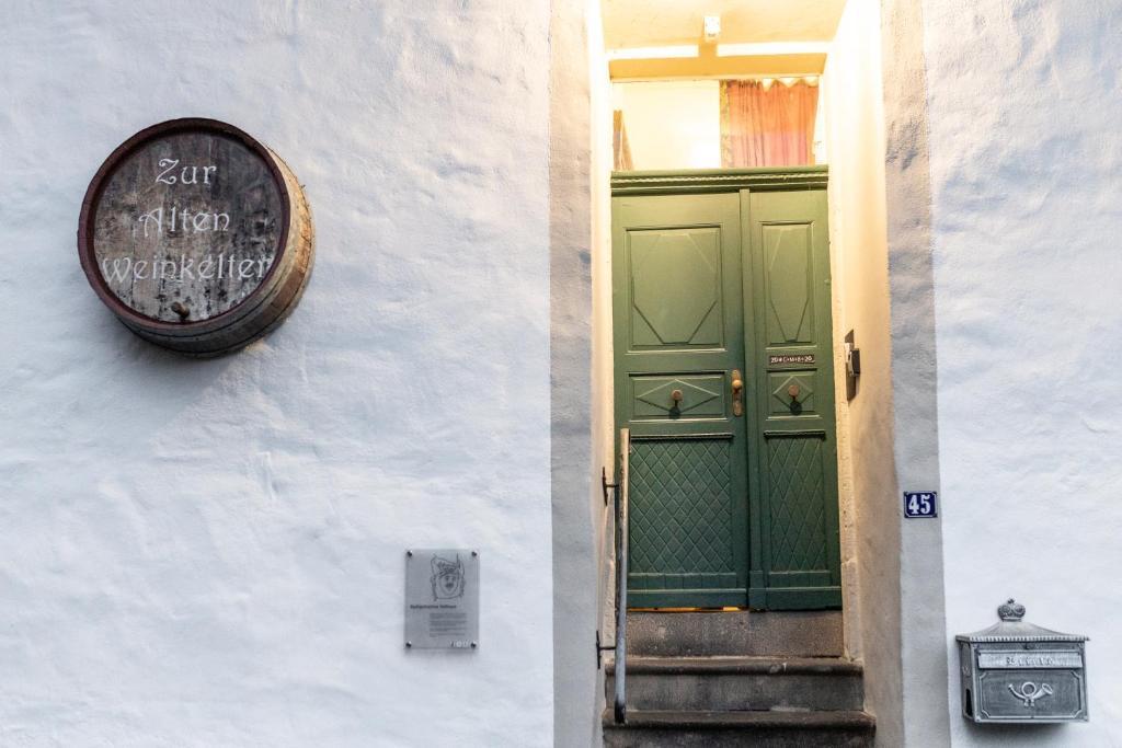 Zur Alten Weinkelter - bezauberndes Fachwerkhaus aus der Spätgotik von 1451 - Top Lage für Aktivitäten - Fahrradkeller Ellenz-Poltersdorf Exterior foto